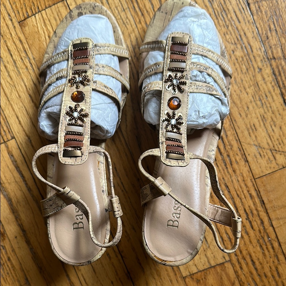 Bass Tan Sandals with Strappy Design